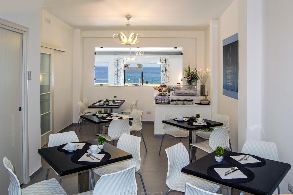 Maniel Beach Hotel Letojanni Exteriör bild