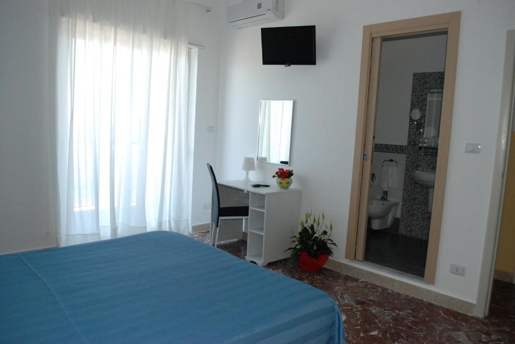 Maniel Beach Hotel Letojanni Rum bild